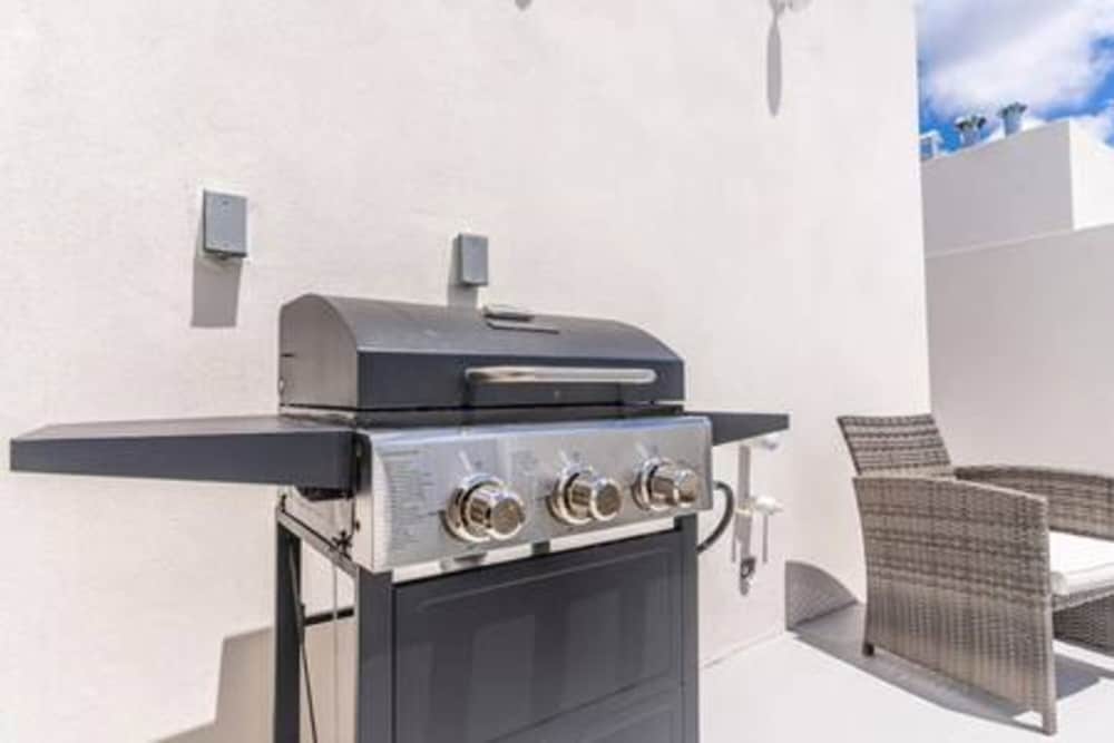 25893 Sw 144 CT 3 Bed 2 5 Bath Townhome Rooftop 1 Parking Spot