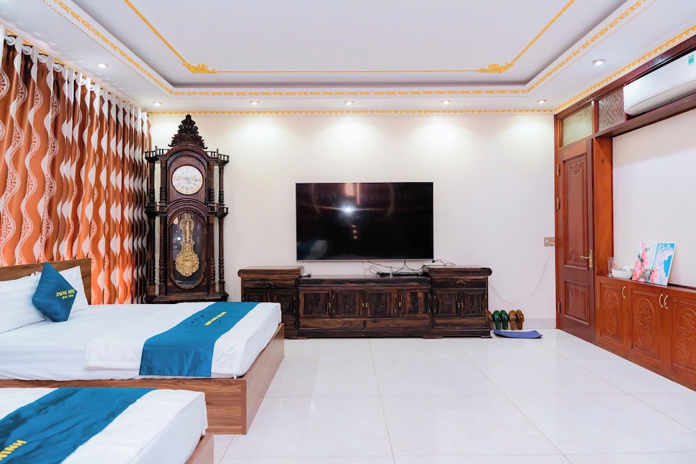 Sky 2 Hotel