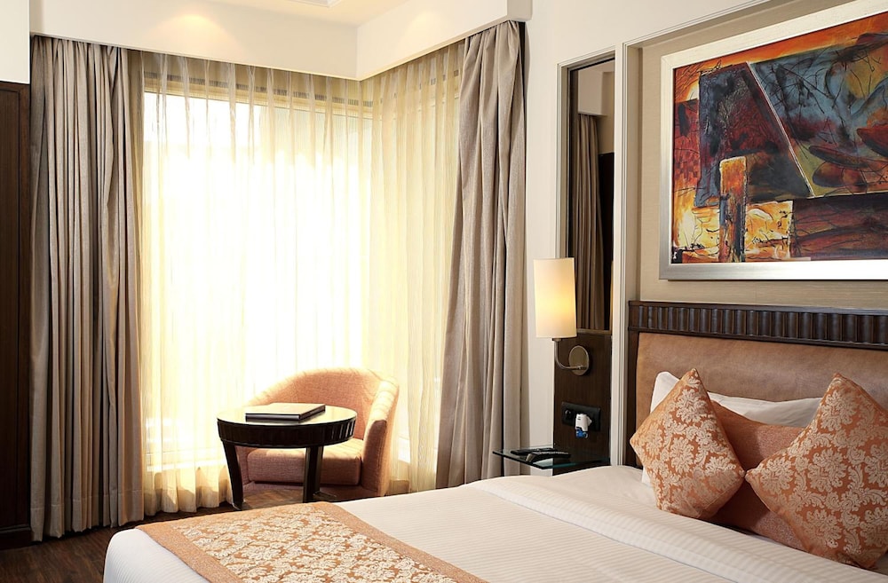 Inde Vista Woods Signature Tower