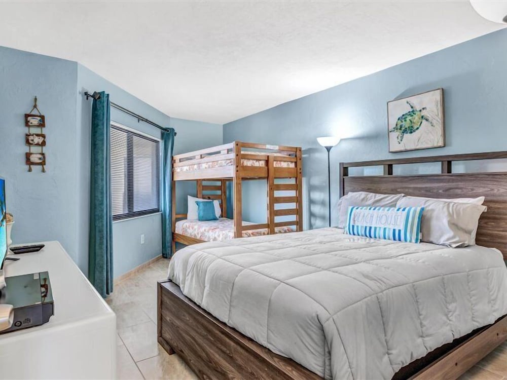Riviera Club 204 by Distinctive Beach Rentals