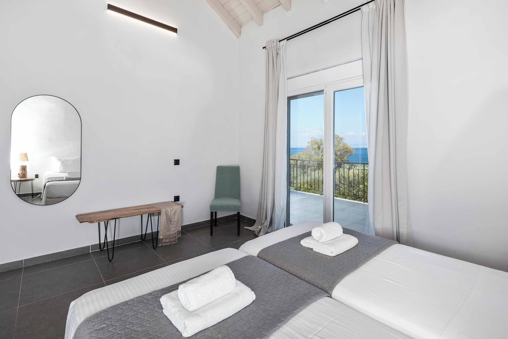 Villa Apanemia Mare