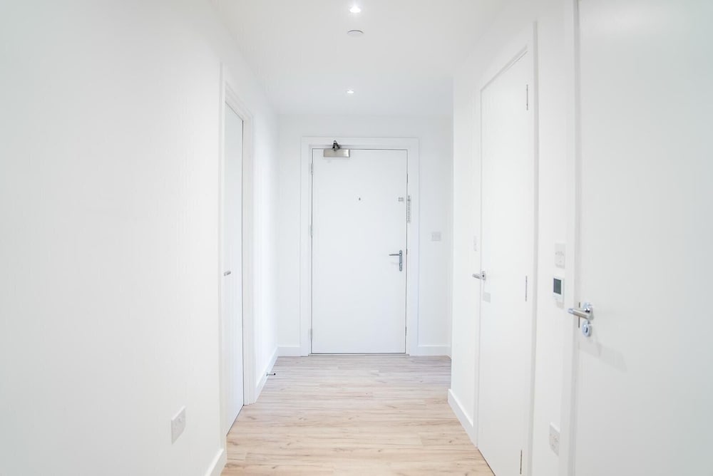 4 Guests - Close Airport - 25min Central London
