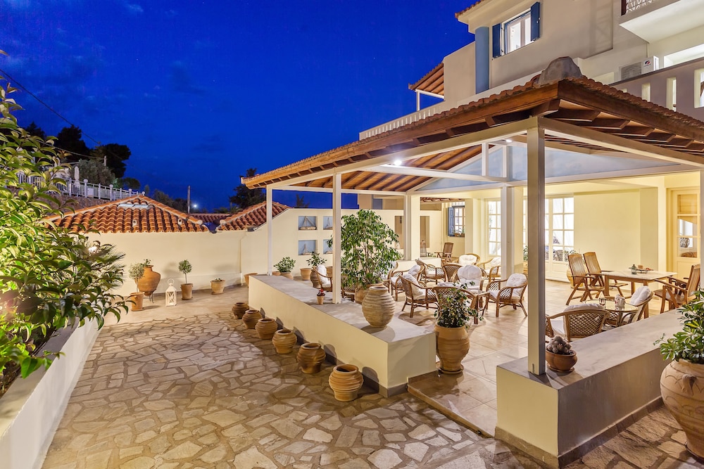 Stafylos Suites Boutique Hotel