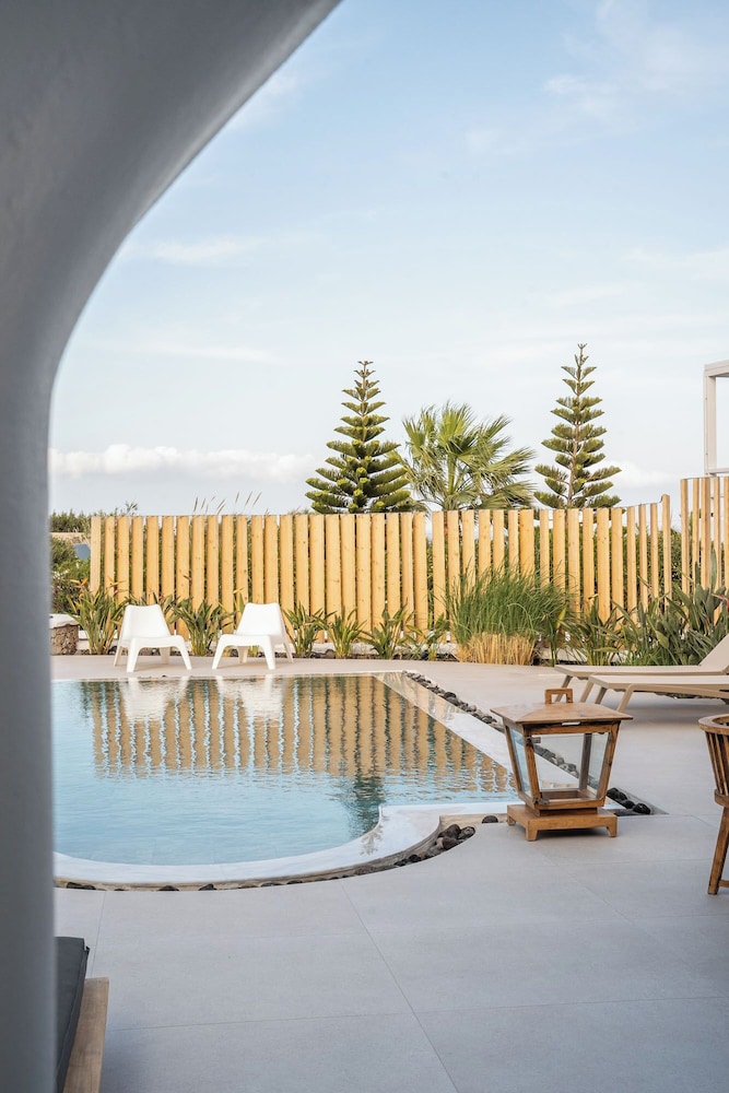 Amor Hideaway Villas