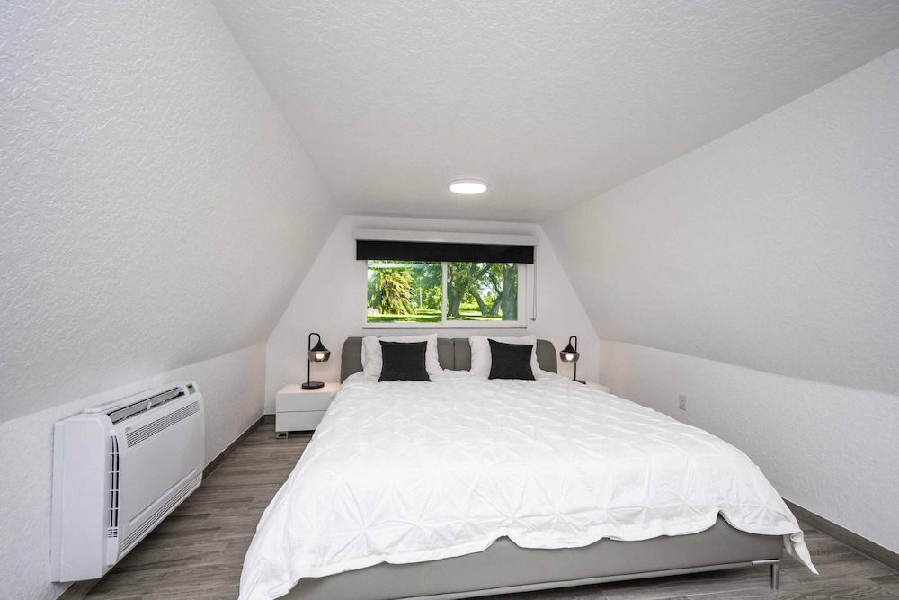 Sumner Lake Tiny House - Lake Sumner view 5