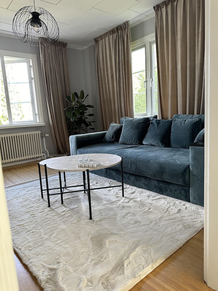 Stockholm - 5-beds - Sleeps 12 - Garden