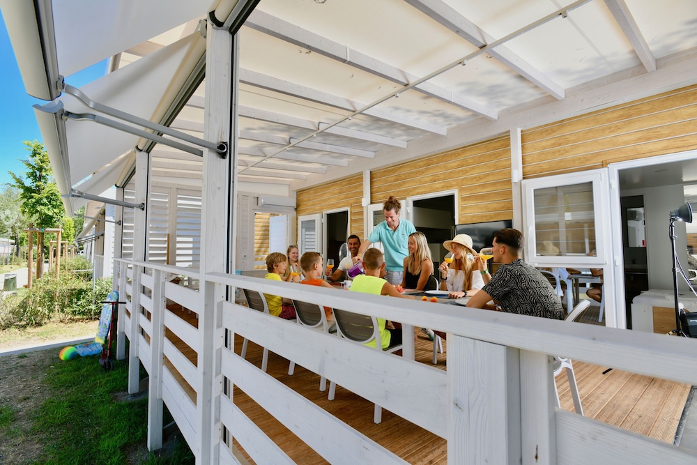 Isamar Holiday Village