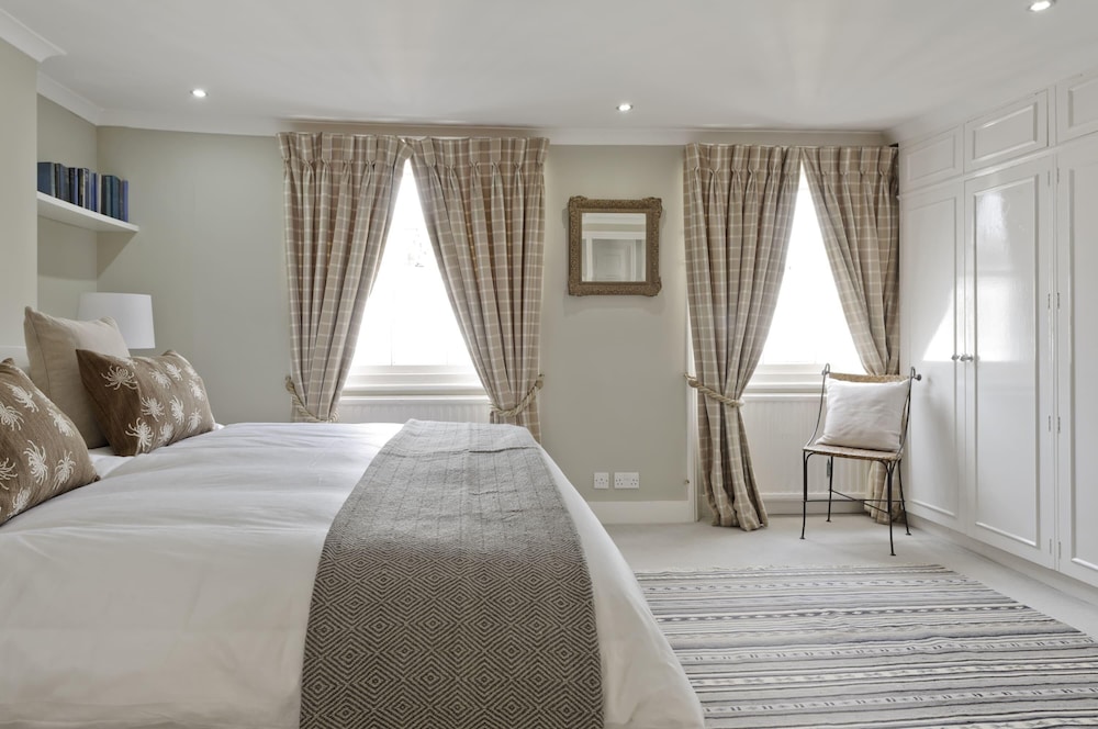 Fabulous 3 Bed Flat Chelsea