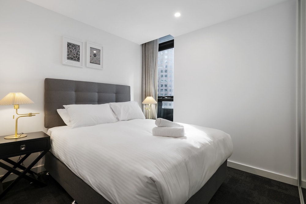 Sleek Southbank 2-bed Apartment With Balcony Views