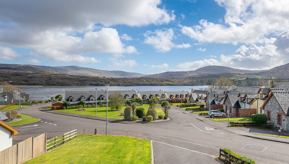 2 Bedroom Home in Kenmare With sea Views to Sleep 4