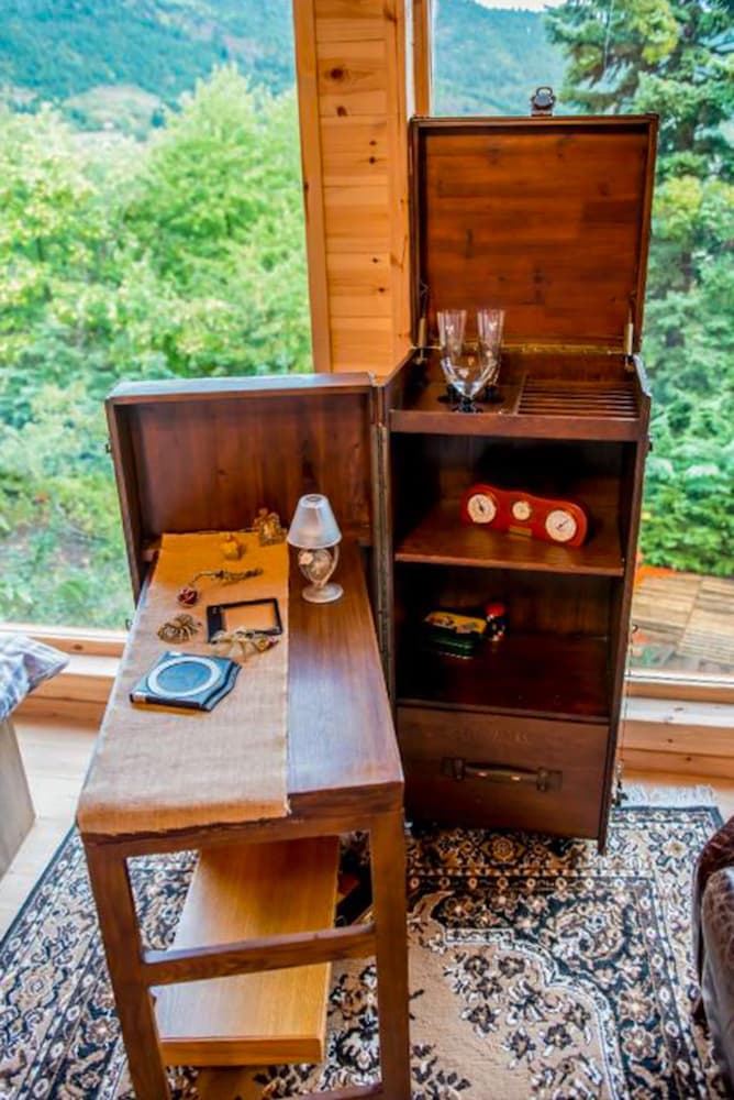Kedra Village Getaway - Scenic Mountain Views