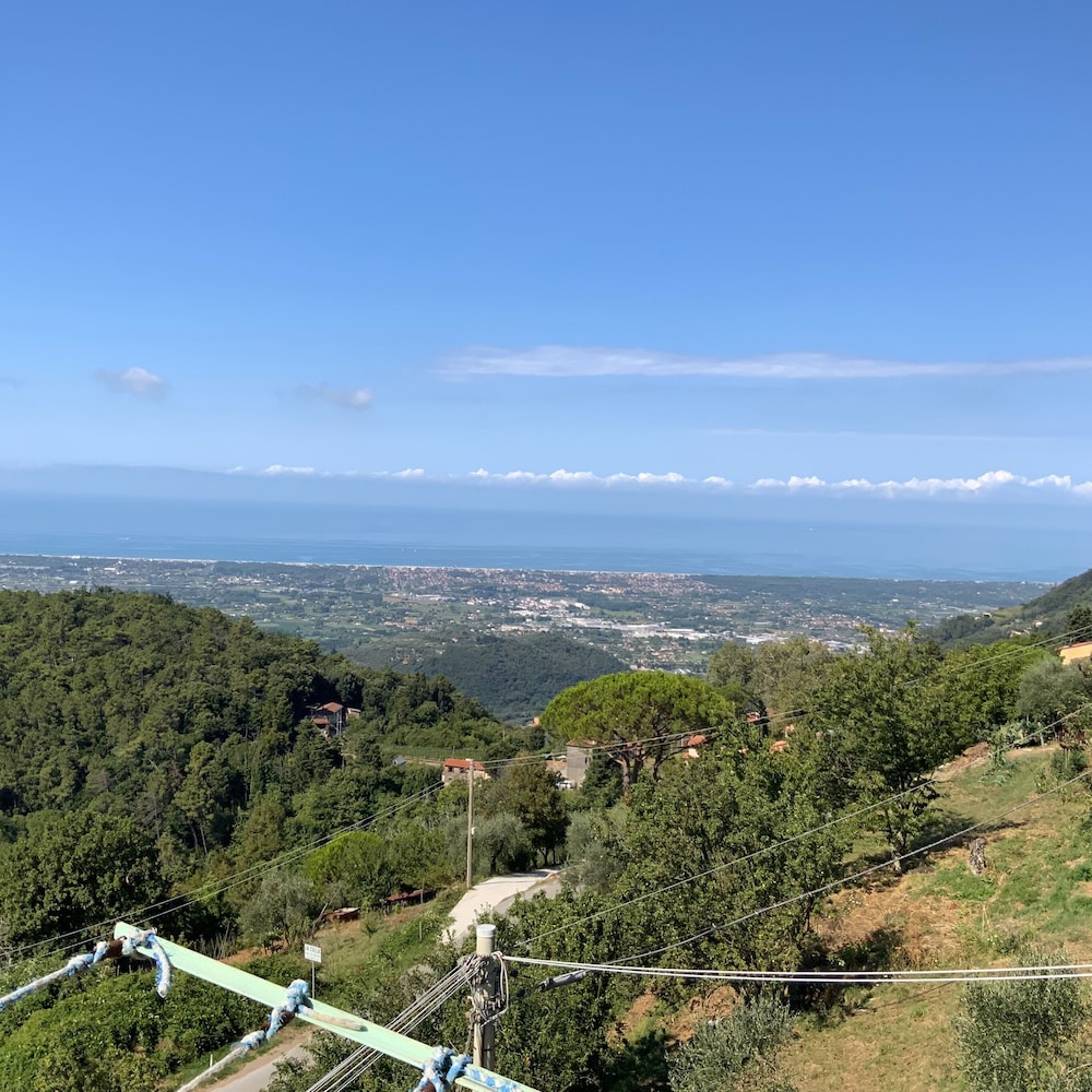 Apartment - Sleeps 2, Balcony & Parking