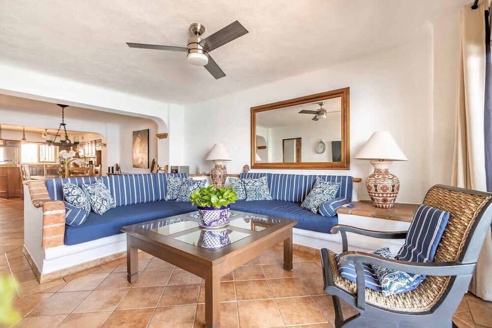 Ocean View 2Br Condo-balcony-beach-pool - 610