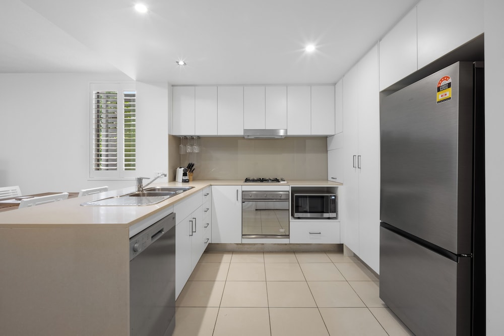 Pool View 3-Bed Oasis in Drift Resort