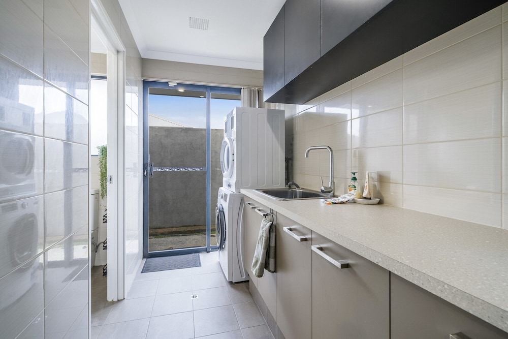 Spacious 4-bed House With Outdoor Area