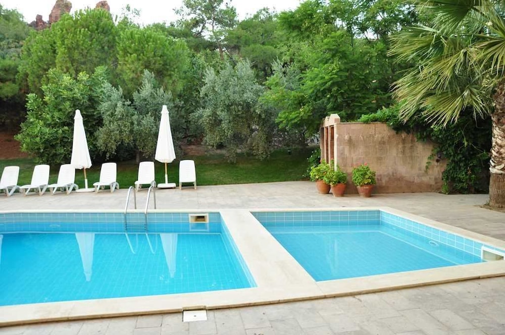 Palm Court Suites - Image 18