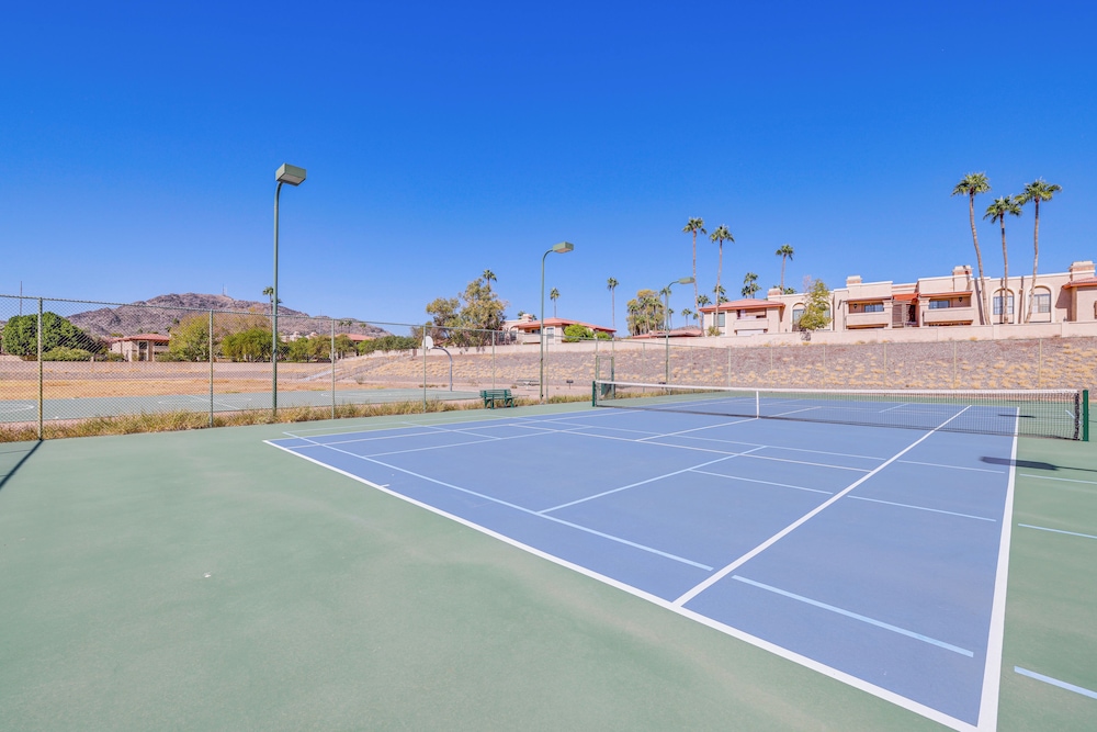 Near Hiking: Condo w/ Pool & Tennis in Phoenix!