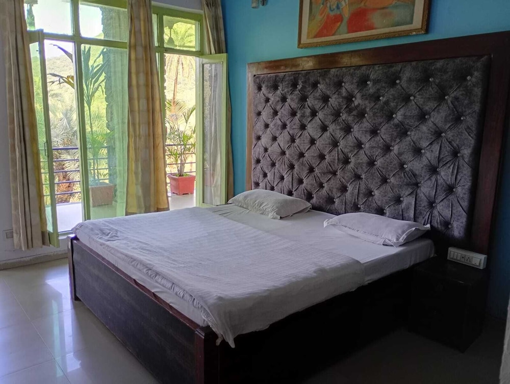 Hotel Grand Valley By Shri Hari Niwas