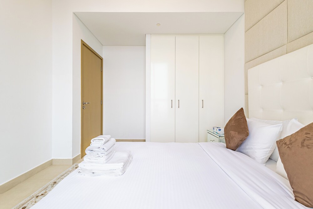 Superhost Elegant 3BR Burj Khalifa View