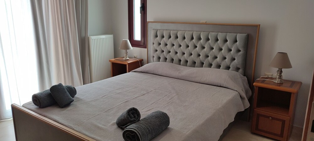 ALONI cottage view 3