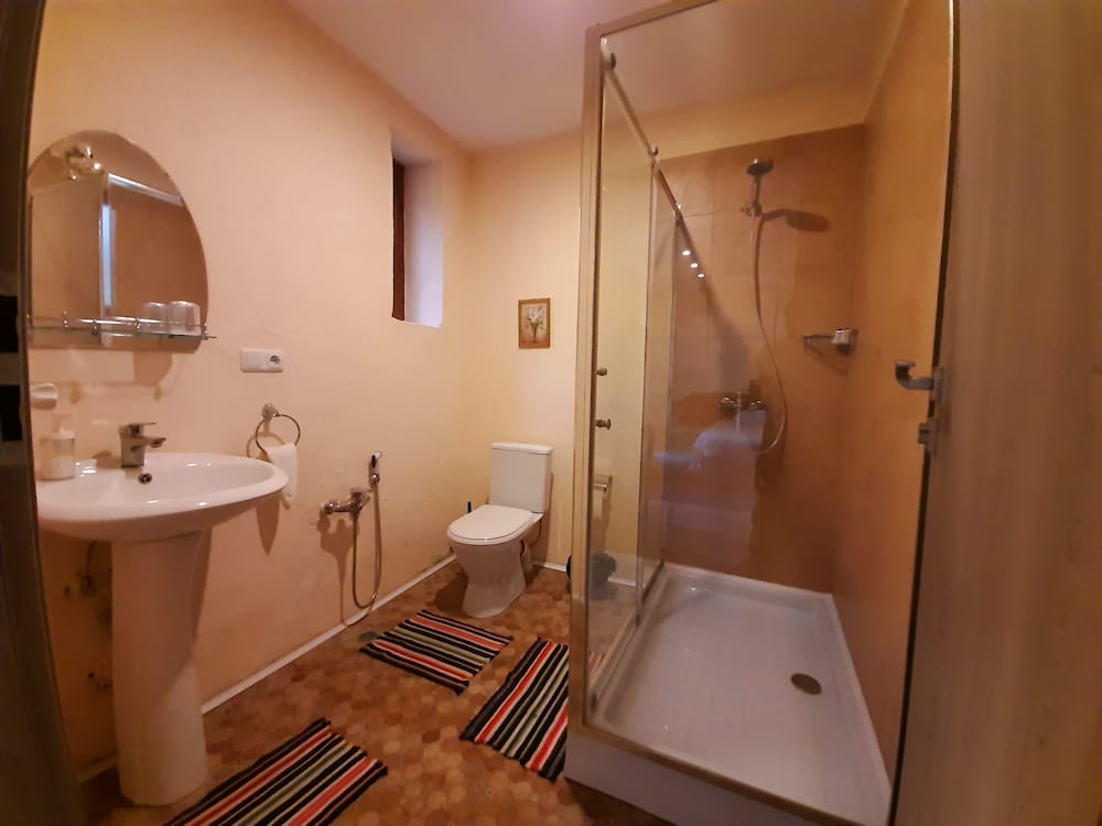 LerMont Guest House