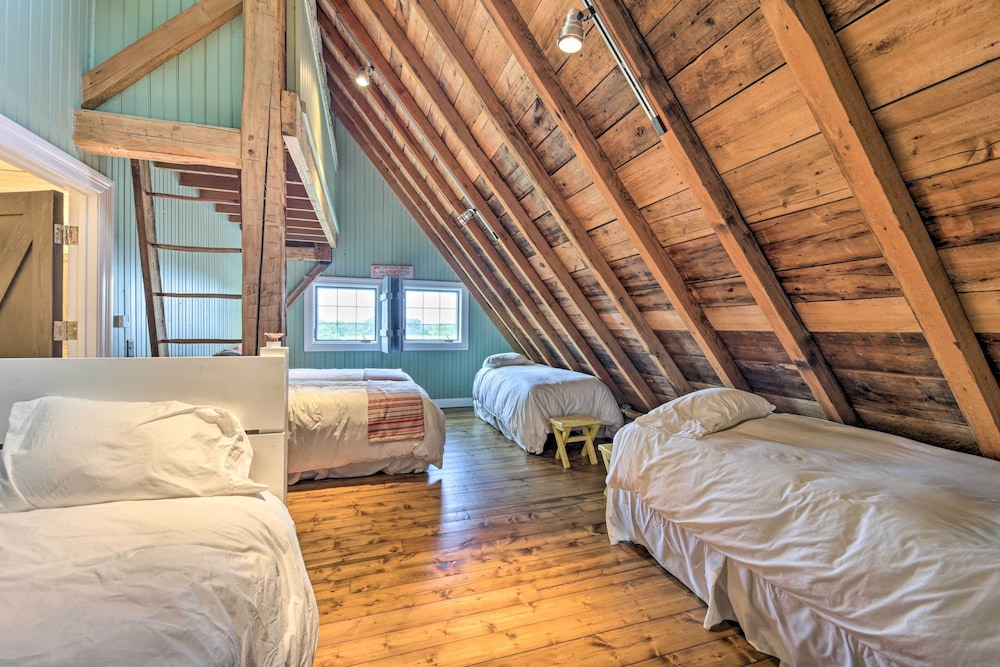 Luxe Barndominium w/ Home Gym, Theater, & More! view 5