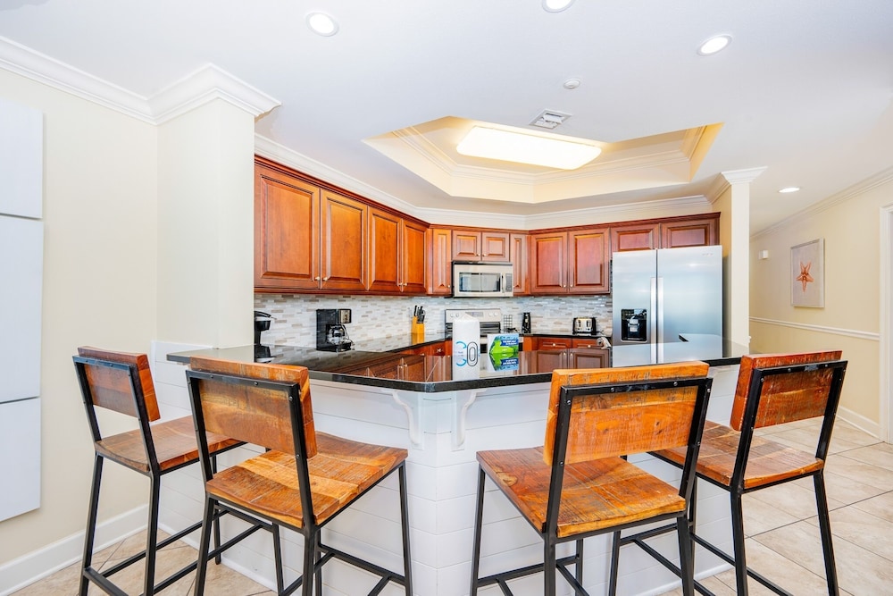 The Oasis 1704 Formerly Phoenix West Ii 1704 3 Bedroom Condo