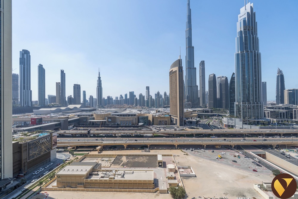 Vogue full Burj Khalifa View Dubai Mall
