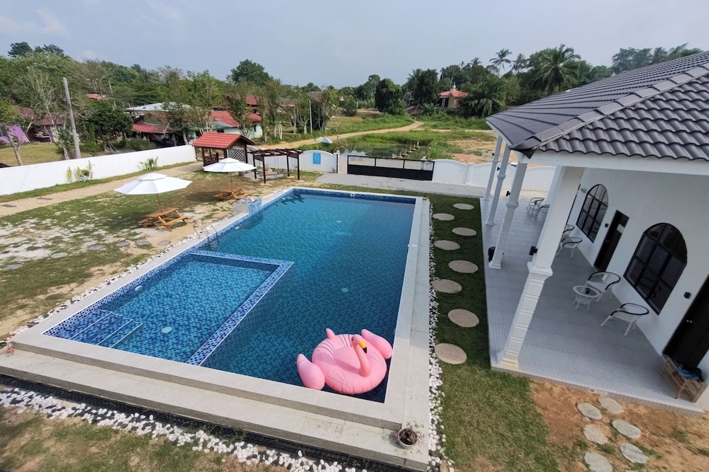 Grand Aeden Villa