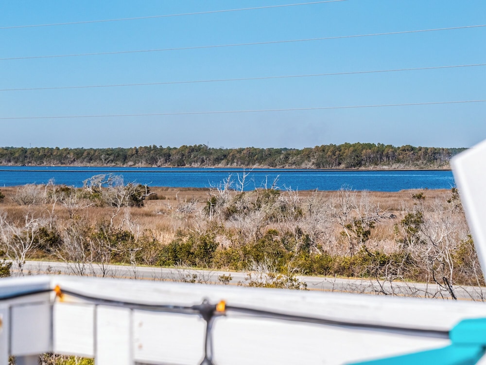 In Good Sands by Topsail Realty
