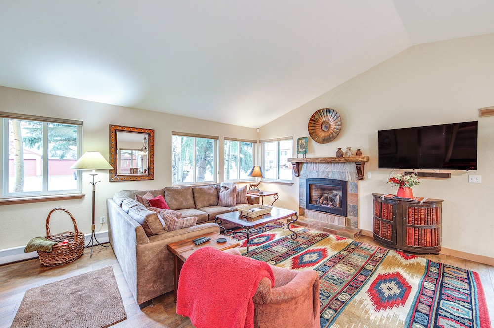 Walk to Ski Shuttle: Dtwn Frisco Gem w/ Fireplace!
