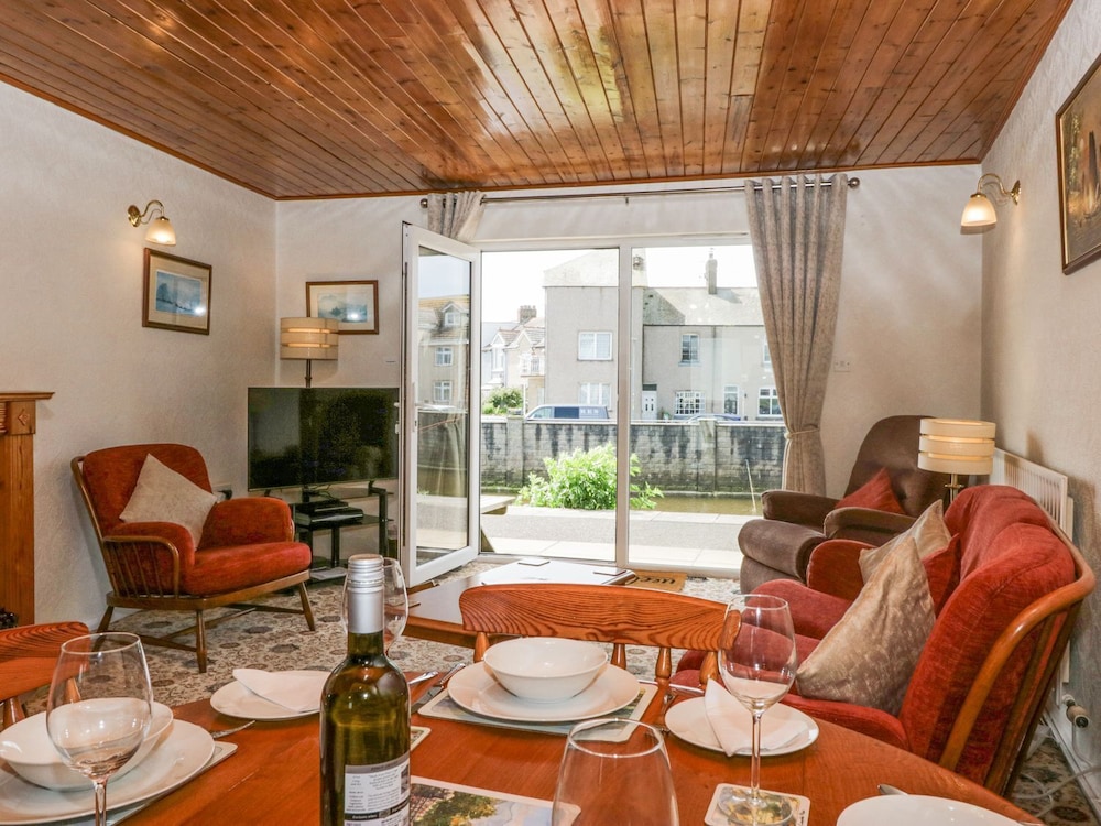 Lazey Cottage