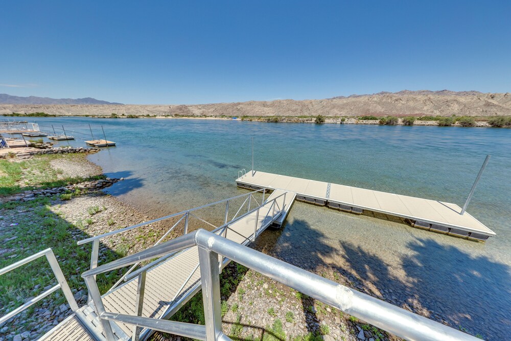 8 Mi to Laughlin Riverwalk: Waterfront Retreat