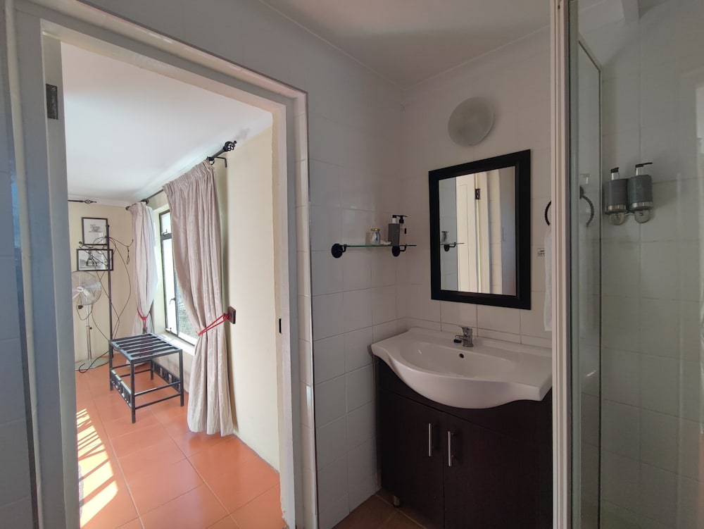 Ganora Guestfarm & Excursions