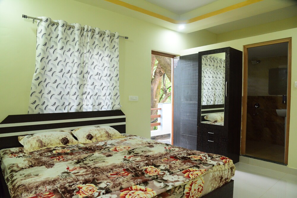Laxmi Empire Guest House