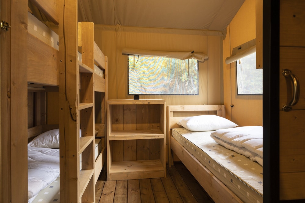 Family-friendly Tent in Dochamps