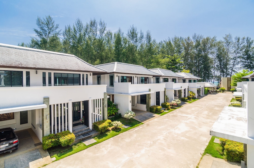 Hotel Ocean Breeze Residence - Image 1