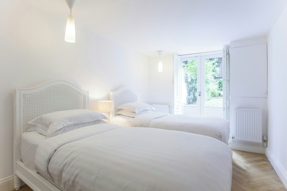 Ossington Street by Onefinestay