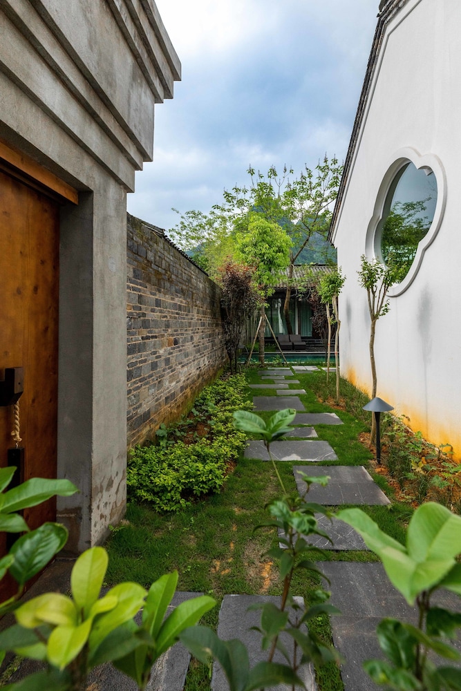 Kayumanis Yangshuo Private Villa & Spa