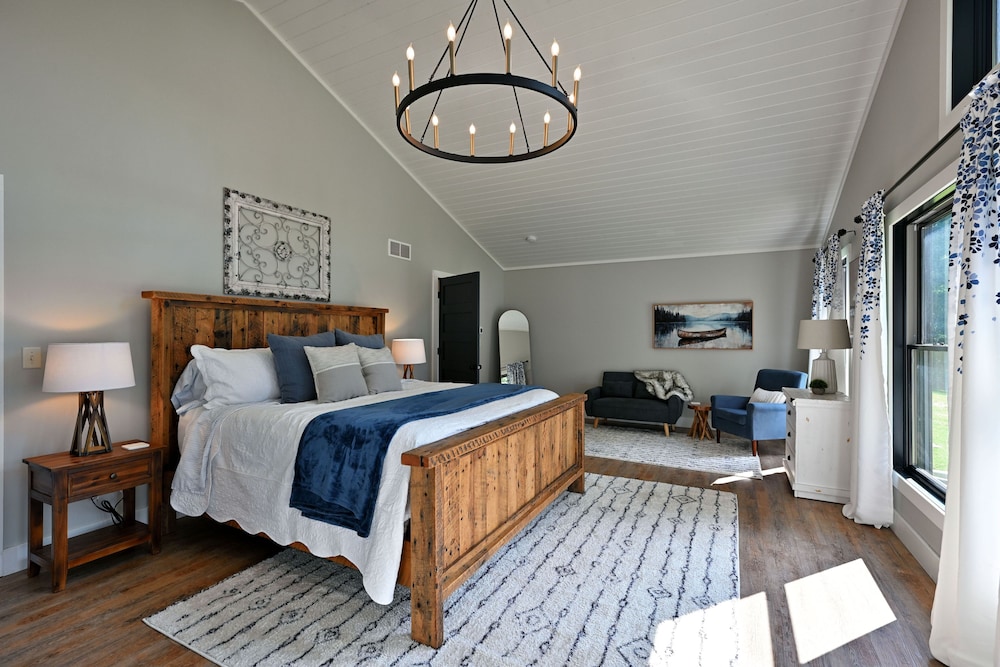 The Namakagon Lakehouse 4 Bedroom Home