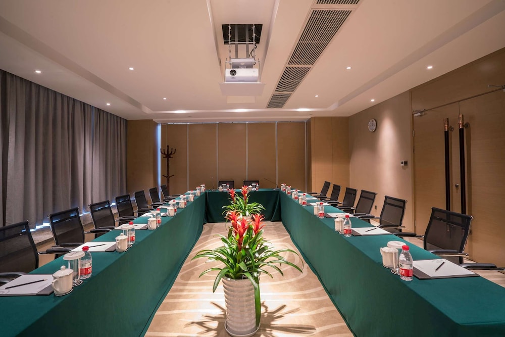 Jingtang Ramada Encore Hotel