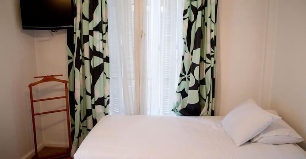 WE Hotel