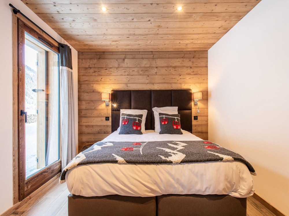 Chalet in Champagny by Ski Slopes
