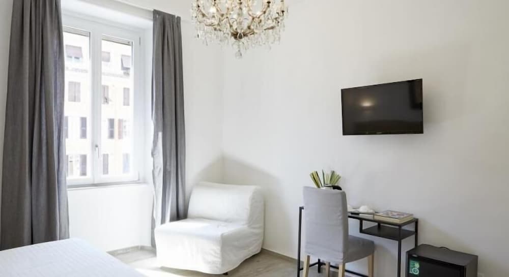 Raffaela's Suite & Rooms