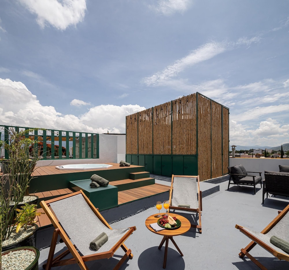 Rooftop Hot Tub 3 Levels 5bedroom in Villa Noria - Property Image 29