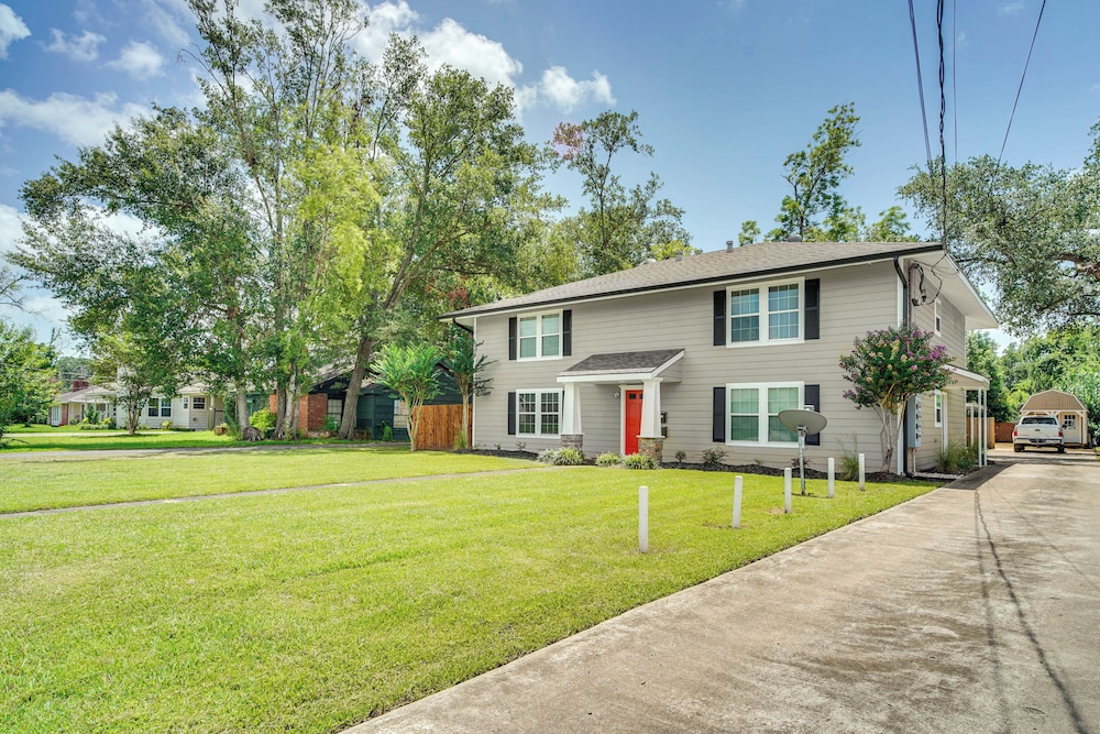 Charming Lake Charles Apartment: 2 Mi to Lake! view 2