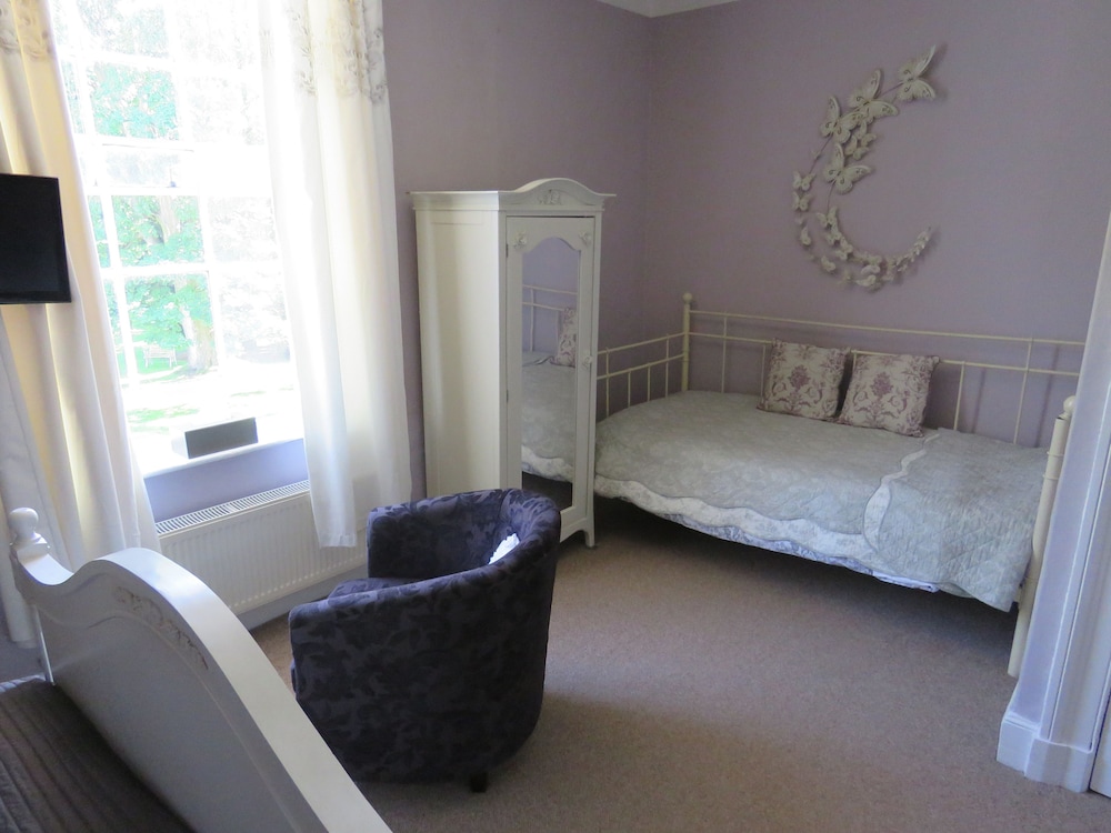 Little Mollington Hall