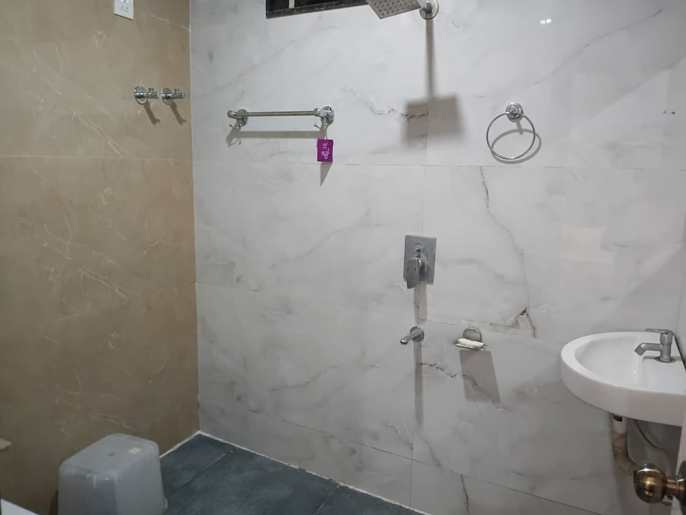 Hotel Keshav