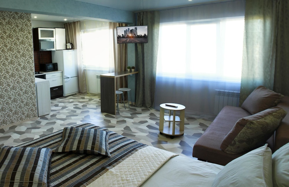 Dobrye Sutki Apartment on Martyanova 63