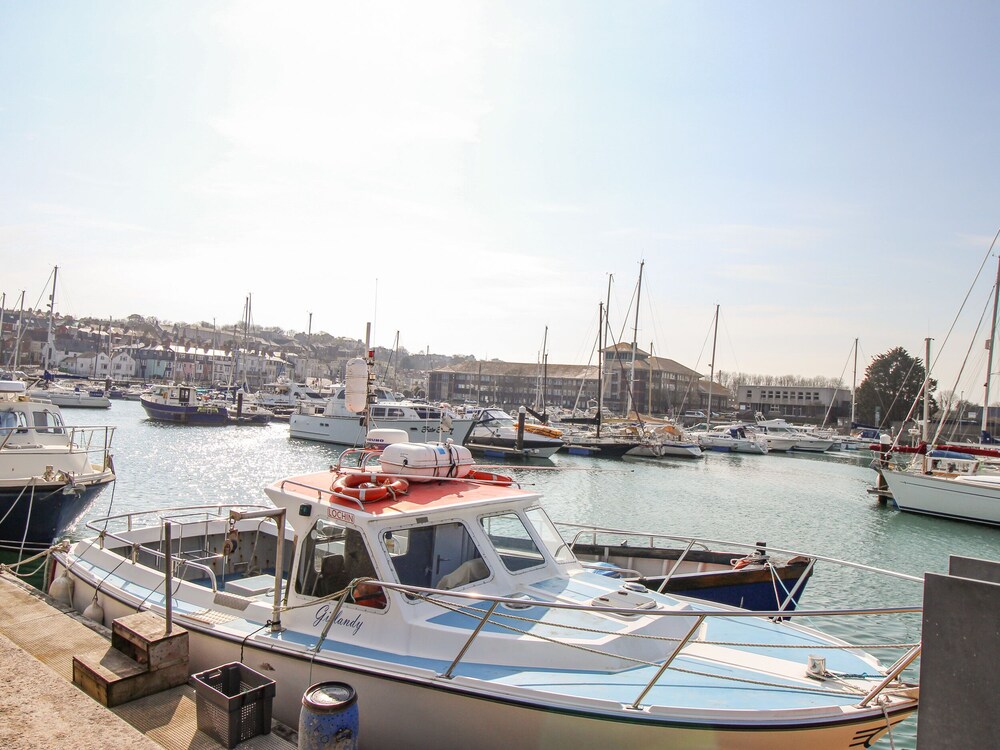 Harbour Reach 6